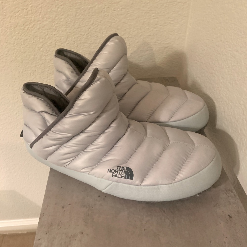 Women's ThermoBall Traction Booties Size 10